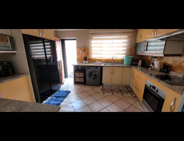 4 BEDROOM CLUSTER FOR SALE IN LIEFDE EN VREDE